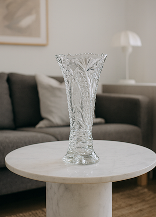 Кристальная ваза чехия настоящая находка для тех, кто ценит винтажные вещи с характером и безупречным качеством.