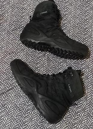 Треккинговые ботинки lowa