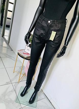 Черные джинсы с эффектом кожи size l | высокая посадка, стрейч | uk 12-14
