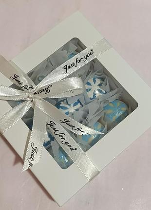 Шоколадные конфеты ручной работы с ручной росписью