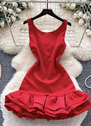 Нова сукня з воланами