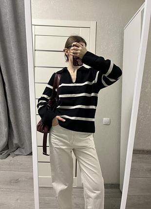 Жіночий вʼязаний светр поло у смужку прямого крою