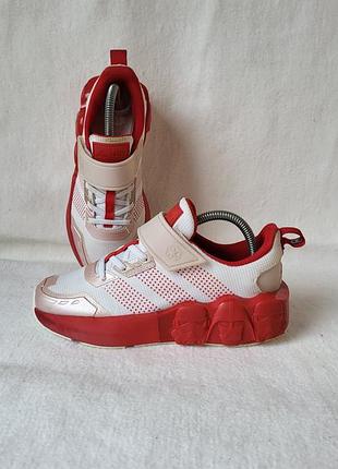 Женские кроссовки