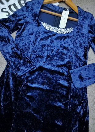 Нарядное велюровые платье