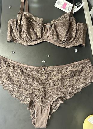 Неймовірно красивий комплект hunkemoller