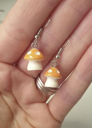 Милые разноцветные серьги