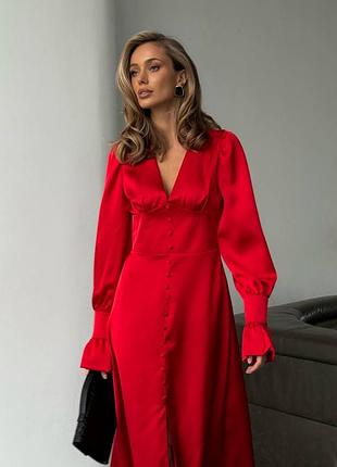 Яркое шелковое сатиновое платье с рукавом