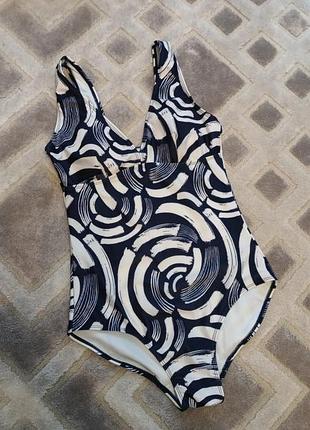 Утягивающий слитный купальник размер м