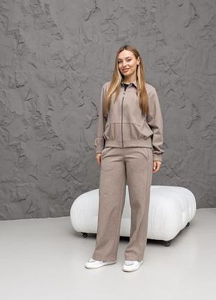 Цей стильний костюм стане невід"ємною частиною вашого гардеробу арт 2601