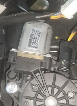 Скло підйомник hyundai i30 в зборі оригінал 2013