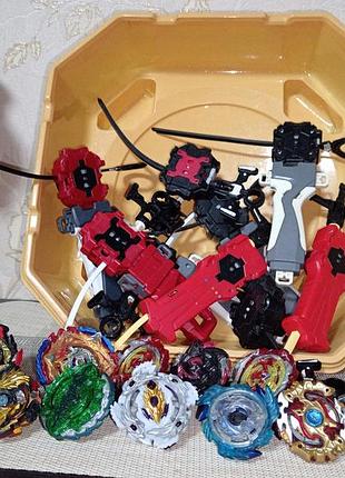 Коллекция 🔥 игрушек бейблейд (beyblade) и пусковых устройств с ареной👍🔥