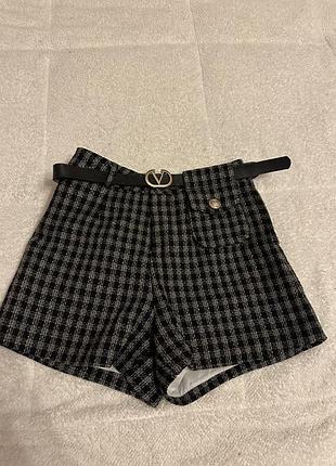 Жіночі шортики із ременем