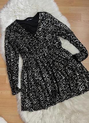 Нарядное платье в пайетку