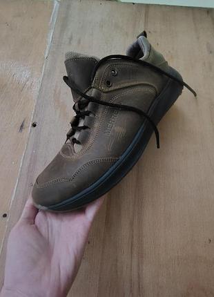 Чоловічі шкіряні красовки