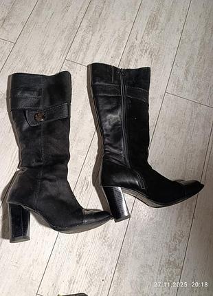 Чорні шкіряні зимові  чоботи