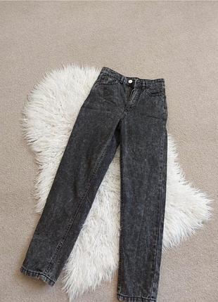 Женские джинсы