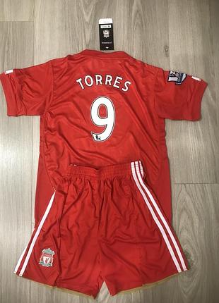 Футбольна форма мілан 9