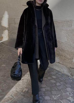 Чорна шуба з еко-хутра sandro