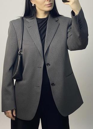 Пиджак женский «с мужского плеча» серый
