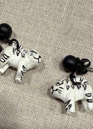 Серьги n2 les néréides - «белые тигрята»