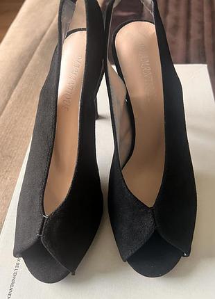 Вечірні босоніжки