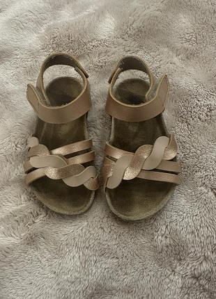 Босоніжки для дівчинки
