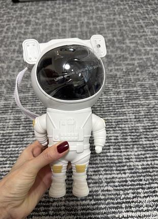 Ночник проектор астронавт детский светильник звездного неба