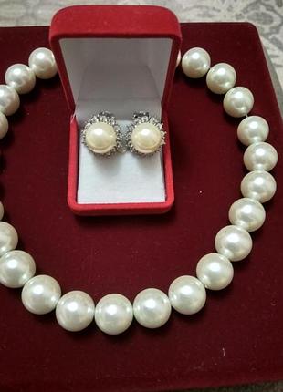 Комплект из жемчуга ожерелье и клипсы
