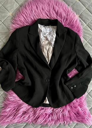 Шикарний жакет у ретро стилі🔥 🏷️c@lvin klein розмір—л якість👍🏻👍🏻👍🏻