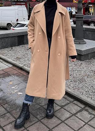 Пальто зимове бежевого кольору