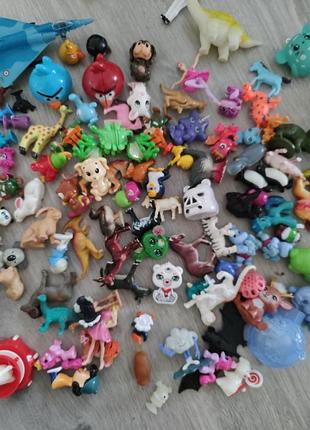 Маленькие фигурки из киндеров и просто