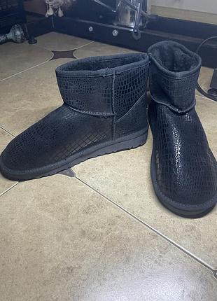 Уггі нові 27-27,5см/42-43