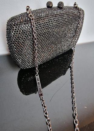 Love moschino evening clutch — роскошный вечерний клатч, полностью усыпанный кристаллами swarovski.