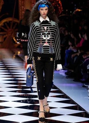 Світерик з казковою тематикою