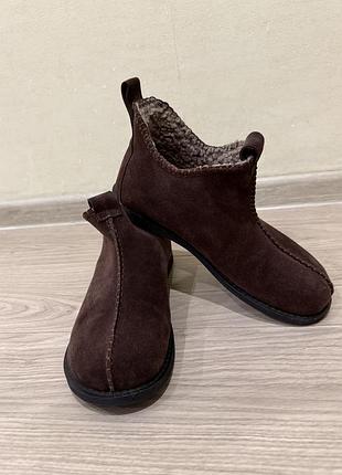 Чоботи жіночі