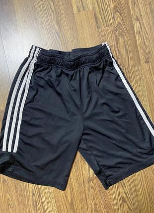 Спортивные шорты adidas для мальчика 13-14лет