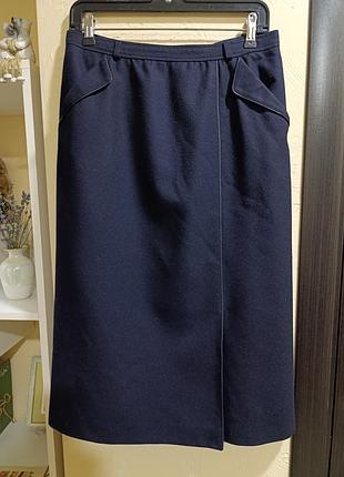 Юбка 100% шерсть, утюжок., подклад шелк. австрия. имеет два кармана.