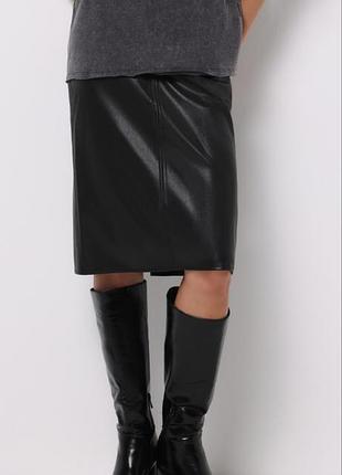 Женская юбка из эко кожи