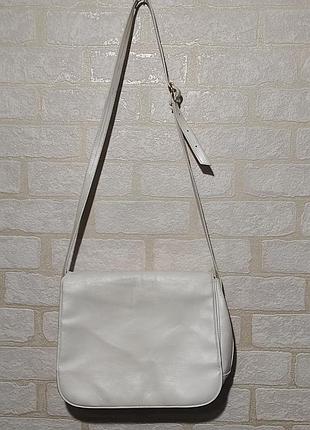 Жіноча сумка планшет з однією ручкою білого кольору