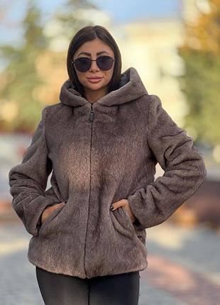 Еко шубка авто-леді у кольорі капучино. розміри від s (44) до 6 xl (60).  в наявності також у інших кольорах