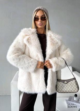 Шуба из эко-меха на кнопках с отложным воротником с поясом с карманами