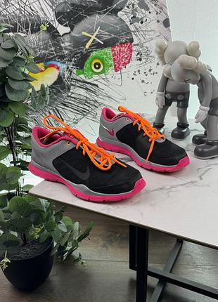 Кросівки nike mc trainer 41 розмір е7225 3
