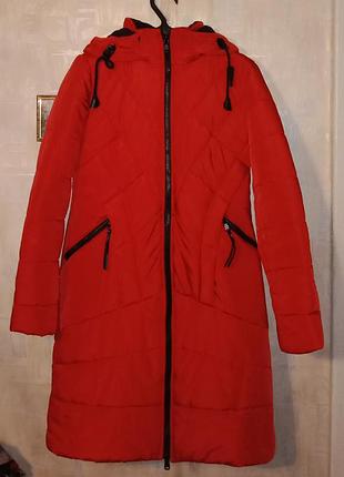 Червона зимова тепла куртка на синтепоні на молнії з кишенями та капюшоном