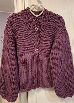 Теплый кардиганчик на пуговицах фиолетового/сиреневого цвета
