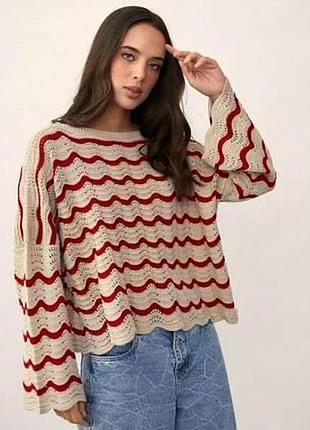 Бежевий вʼязаний светр з червоними смугастими хвилями 🧶оверсайз