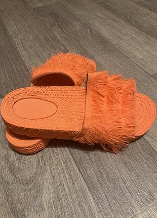 Шлепанцы женские