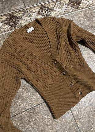 Коричневий светр bershka m