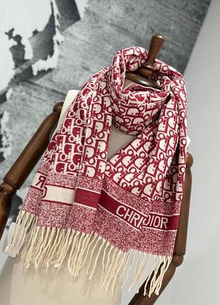 Красивый шарф платок