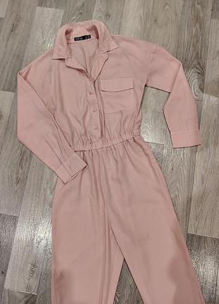 Розовый комбинезон женский