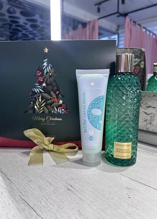 Набір в новорічному пакуванні: маска для обличчя, гель для душу